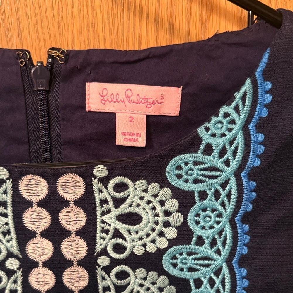 Lilly Pulitzer Navy Sleeveless Dress with Turquoise and White Accents - Picture 2 of 5